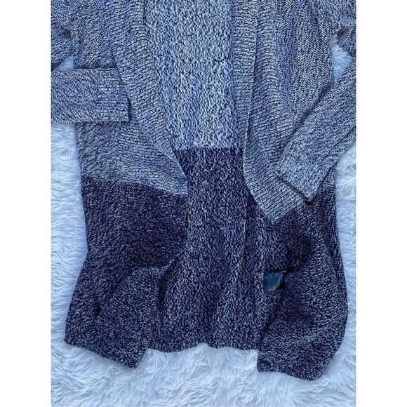 Tommy Hilfiger SZ L Woman’s Navy Blue 2 Toned Color Cardigan Sweater - Picture 9 of 13